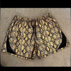 NWT Nike Loose Fit Fly Athletic Dri-Fit Shorts 2XL